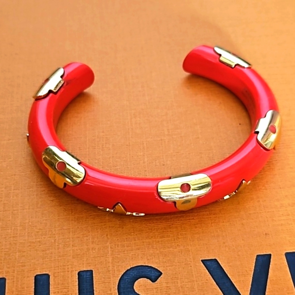 (Christmas colr:) )Authentic Louis Vuitton  ceramic bracelet